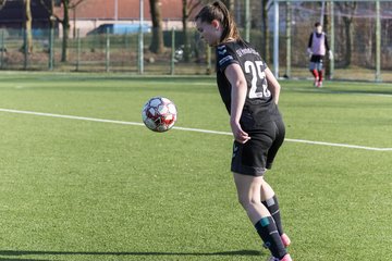 Bild 77 - wBJ SV Wahlstedt - SV Henstedt Ulzburg : Ergebnis: 0:1